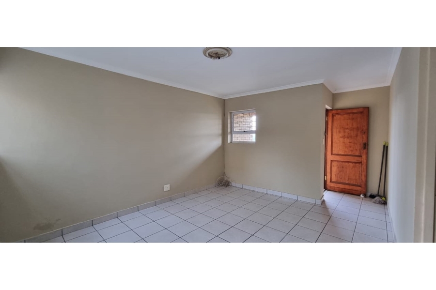 To Let 3 Bedroom Property for Rent in Normandie Western Cape